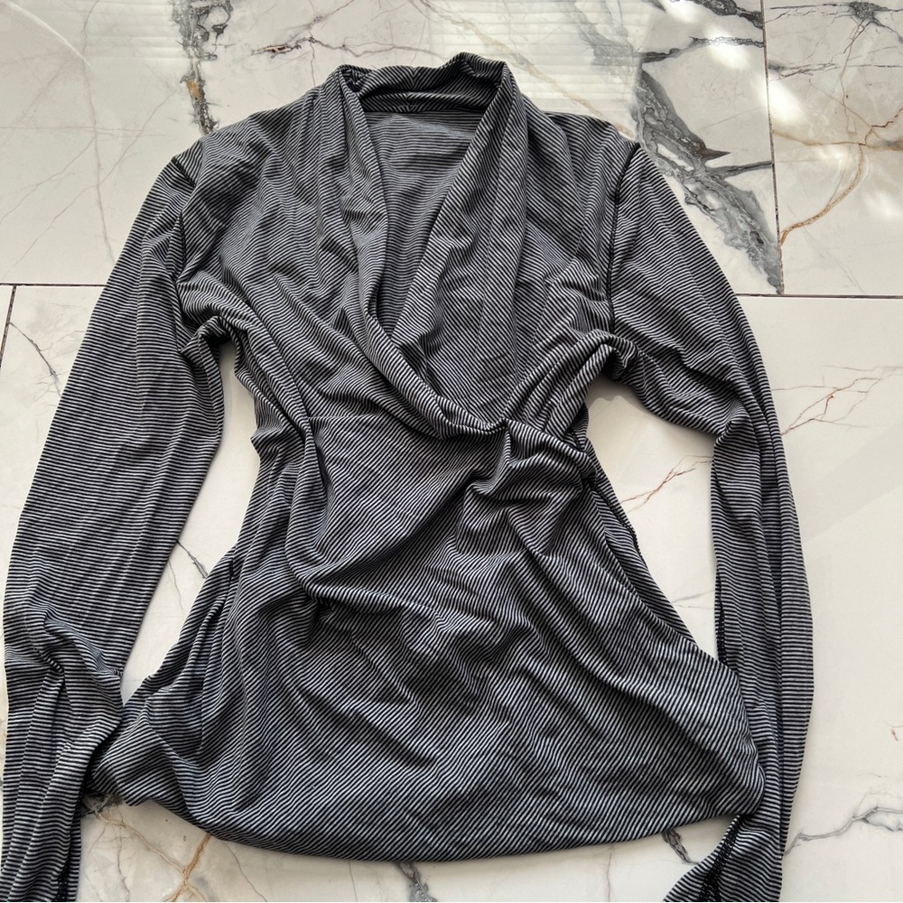Lululemon Radiant Tonka striped long sleeve -Likely a size 6 - Picture 3 of 10